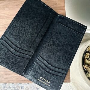 Cuyana Black Leather Cardholder Passport Sleeve Travel Accessory GUC Leather